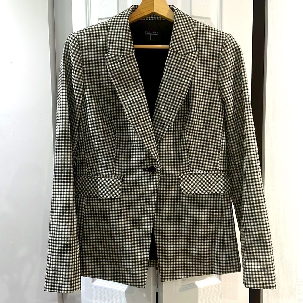 Tahari blazer
